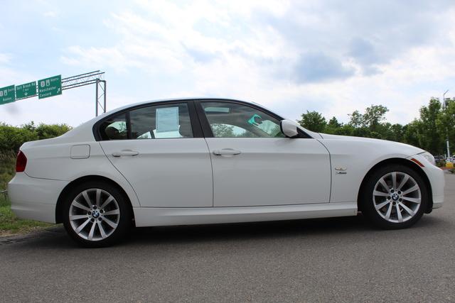 Pre-Owned 2011 BMW 3 Series 4dr Sdn 328i xDrive AWD SULEV 4dr Car in ...